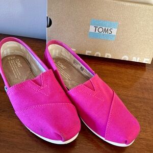 TOMS Fuchsia Canvas Slip-Ons Women’s 5.5